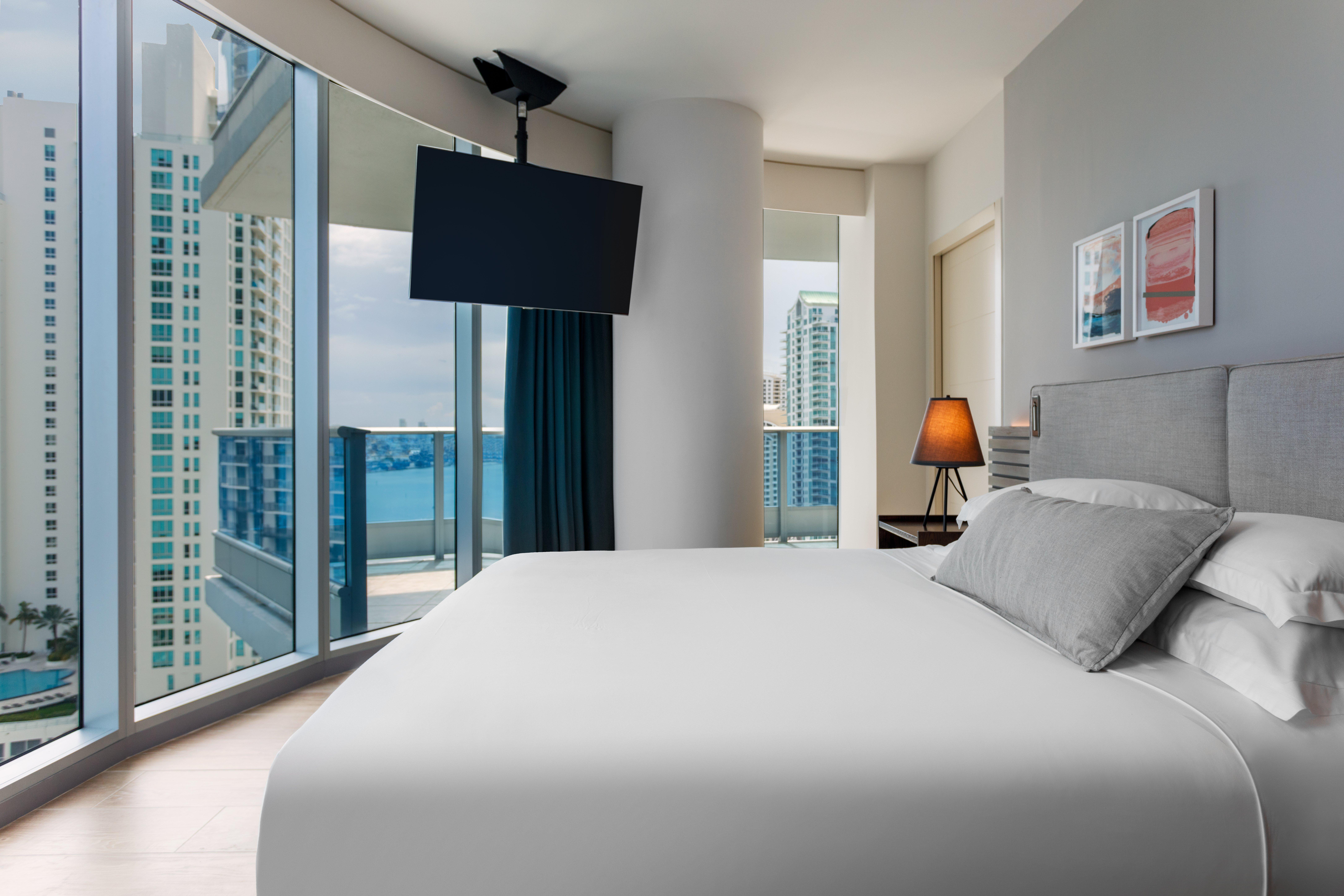 فندق كيمبتون إي بي اي سي ميامي المظهر الخارجي الصورة A bedroom at the hotel