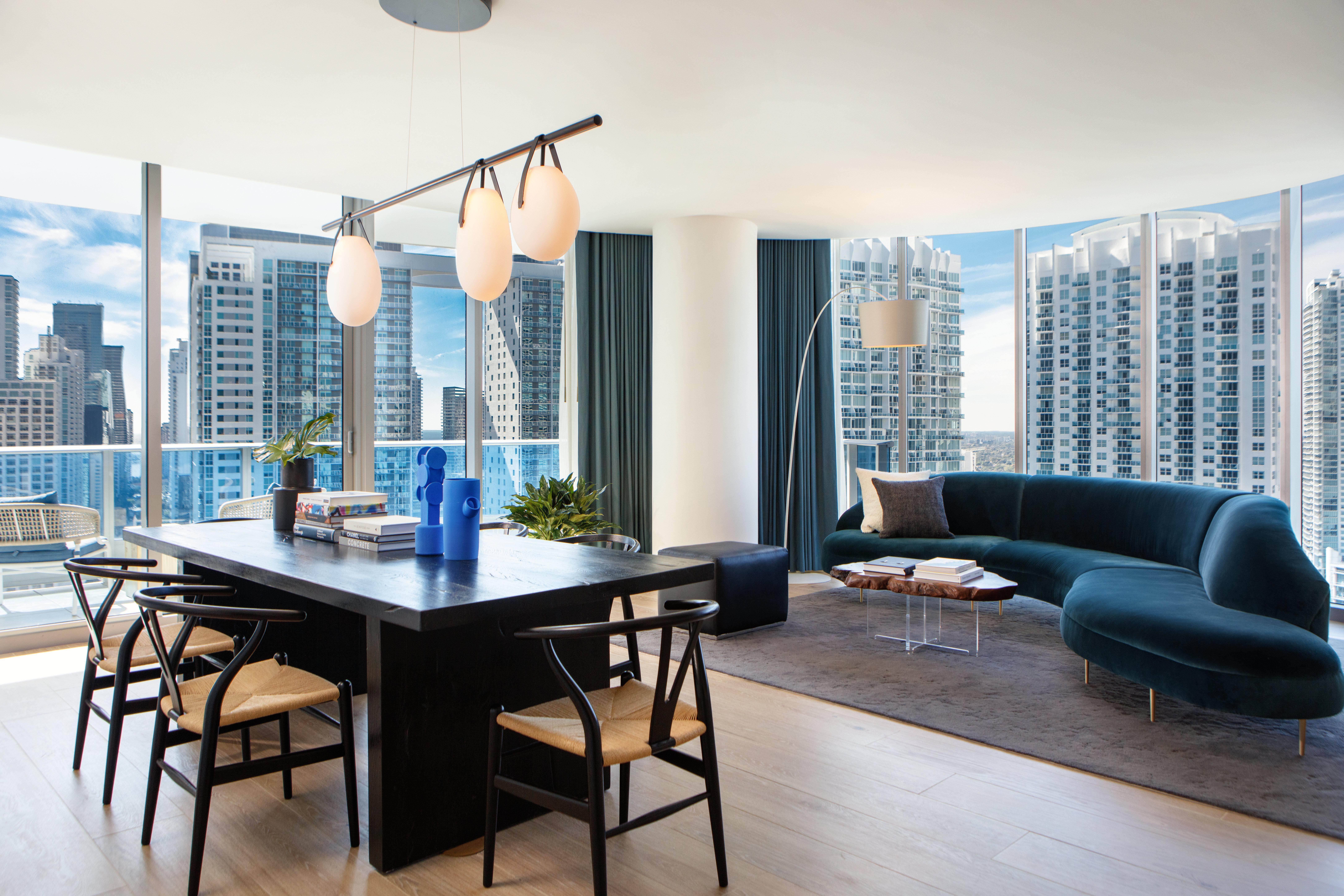 فندق كيمبتون إي بي اي سي ميامي المظهر الخارجي الصورة A living room at the Ritz-Carlton, South Beach